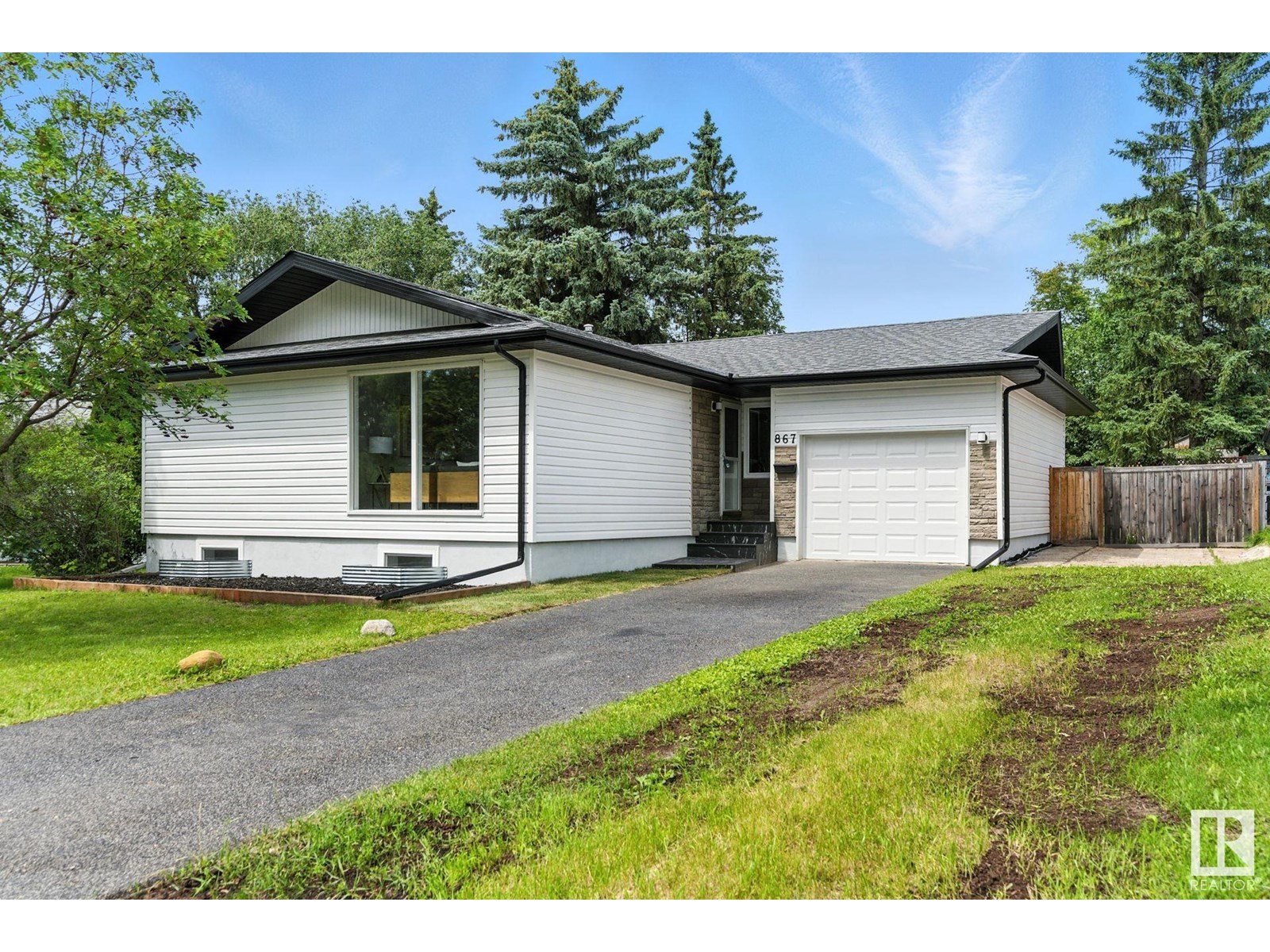 Property at 867 ALDER AV image 3