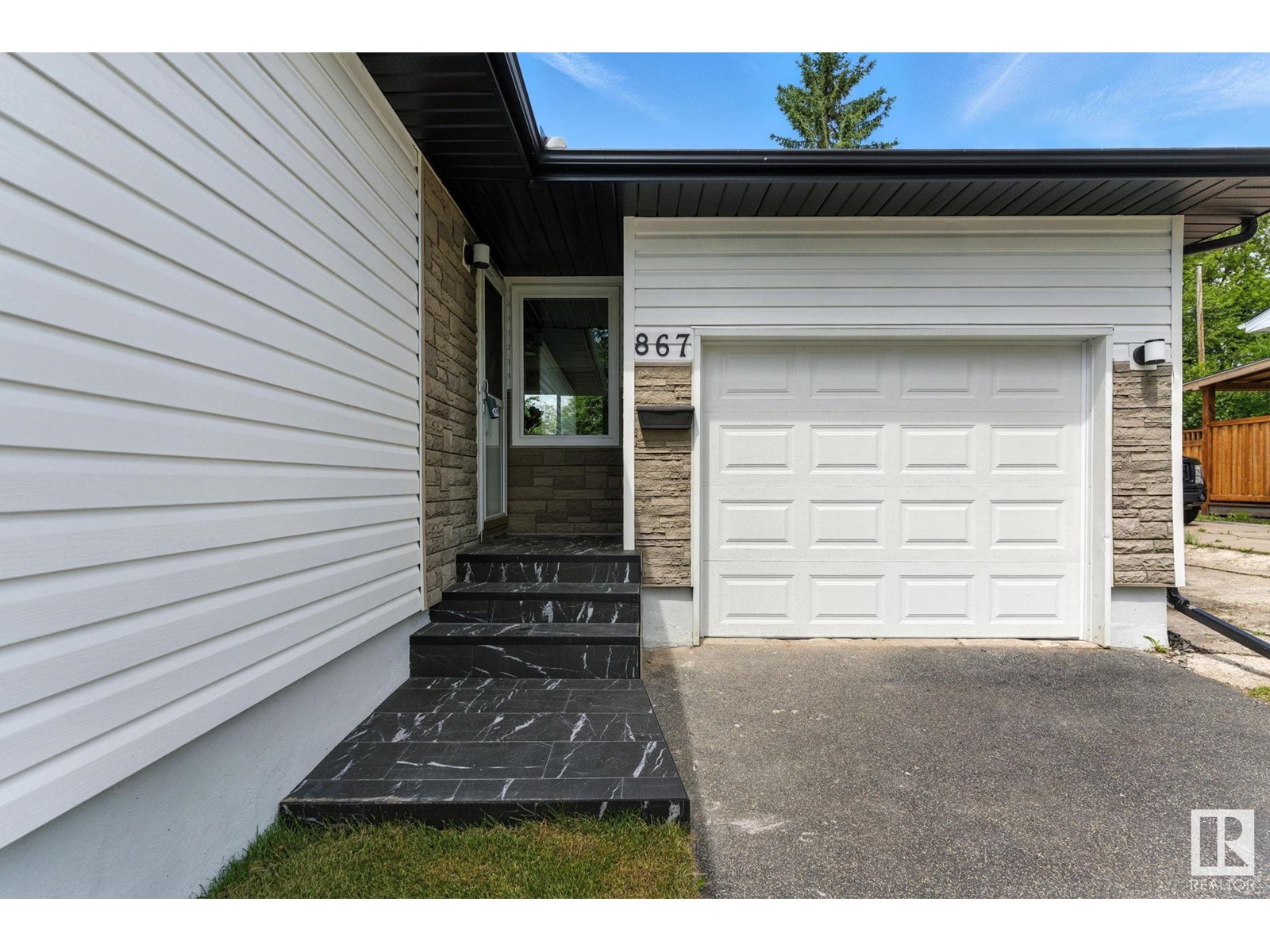 Property at 867 ALDER AV image 4