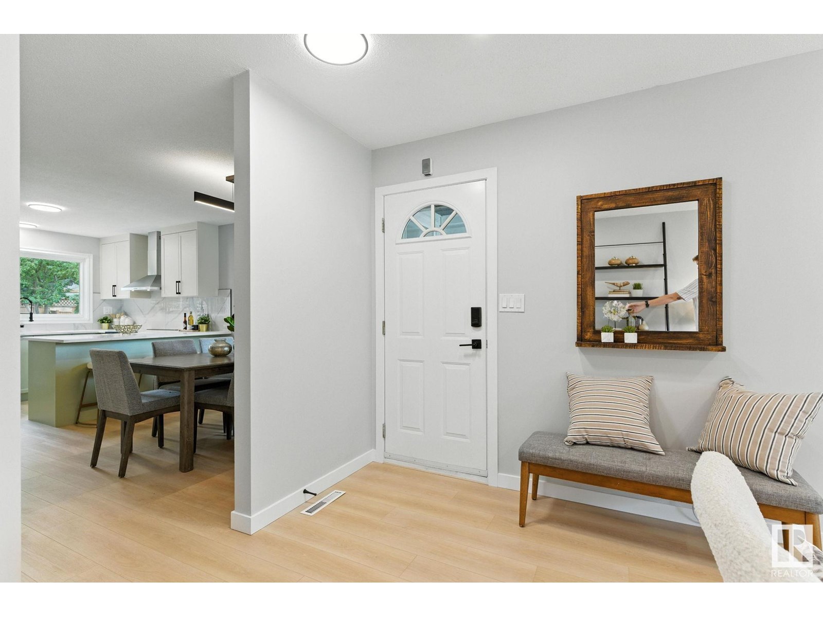 Property at 867 ALDER AV image 5