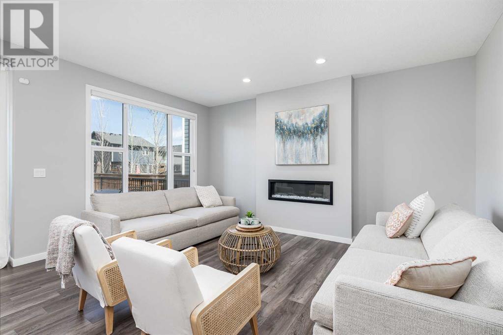 Property at 138 Cranbrook Cove SE image 4
