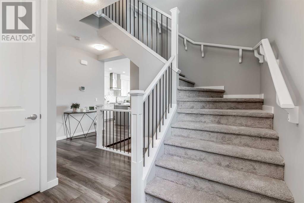 Property at 138 Cranbrook Cove SE image 2