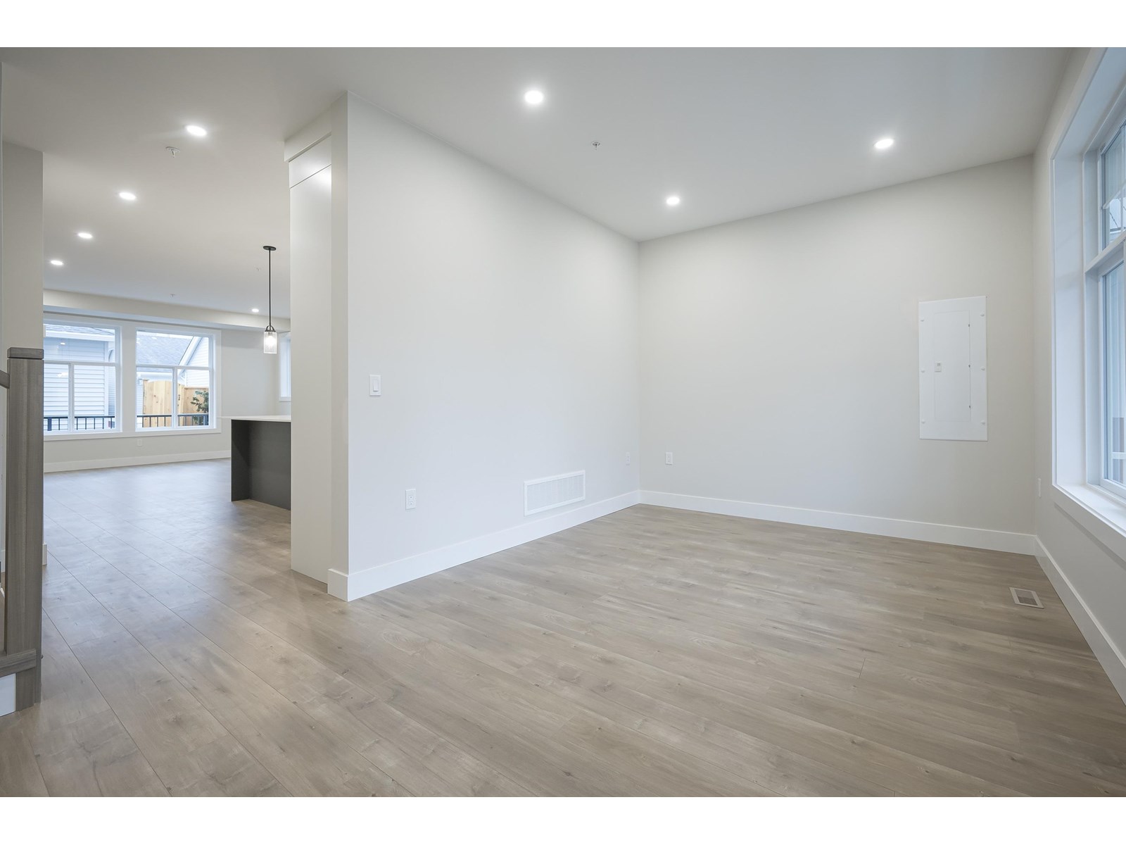 Property at 20516 76A AVENUE image 3