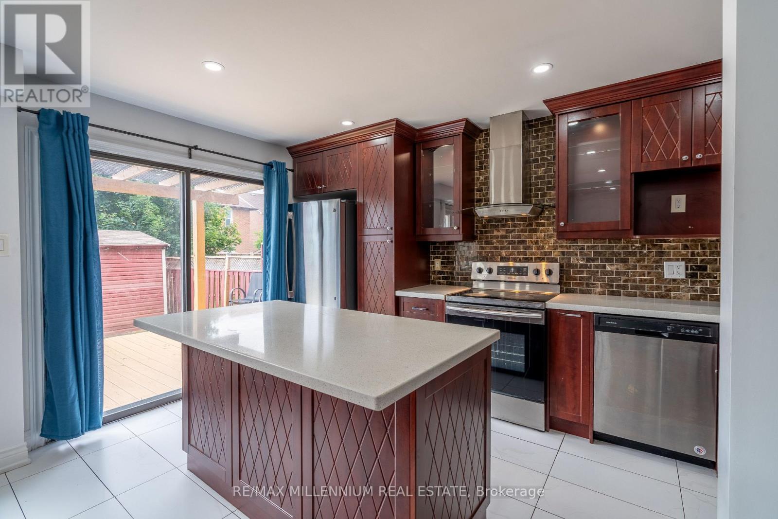 93 Gatesgill Street, Brampton, Ontario  L6X 3T1 - Photo 10 - W12254018