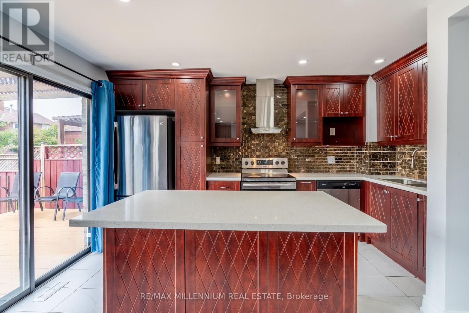 93 Gatesgill Street, Brampton, Ontario  L6X 3T1 - Photo 11 - W12254018