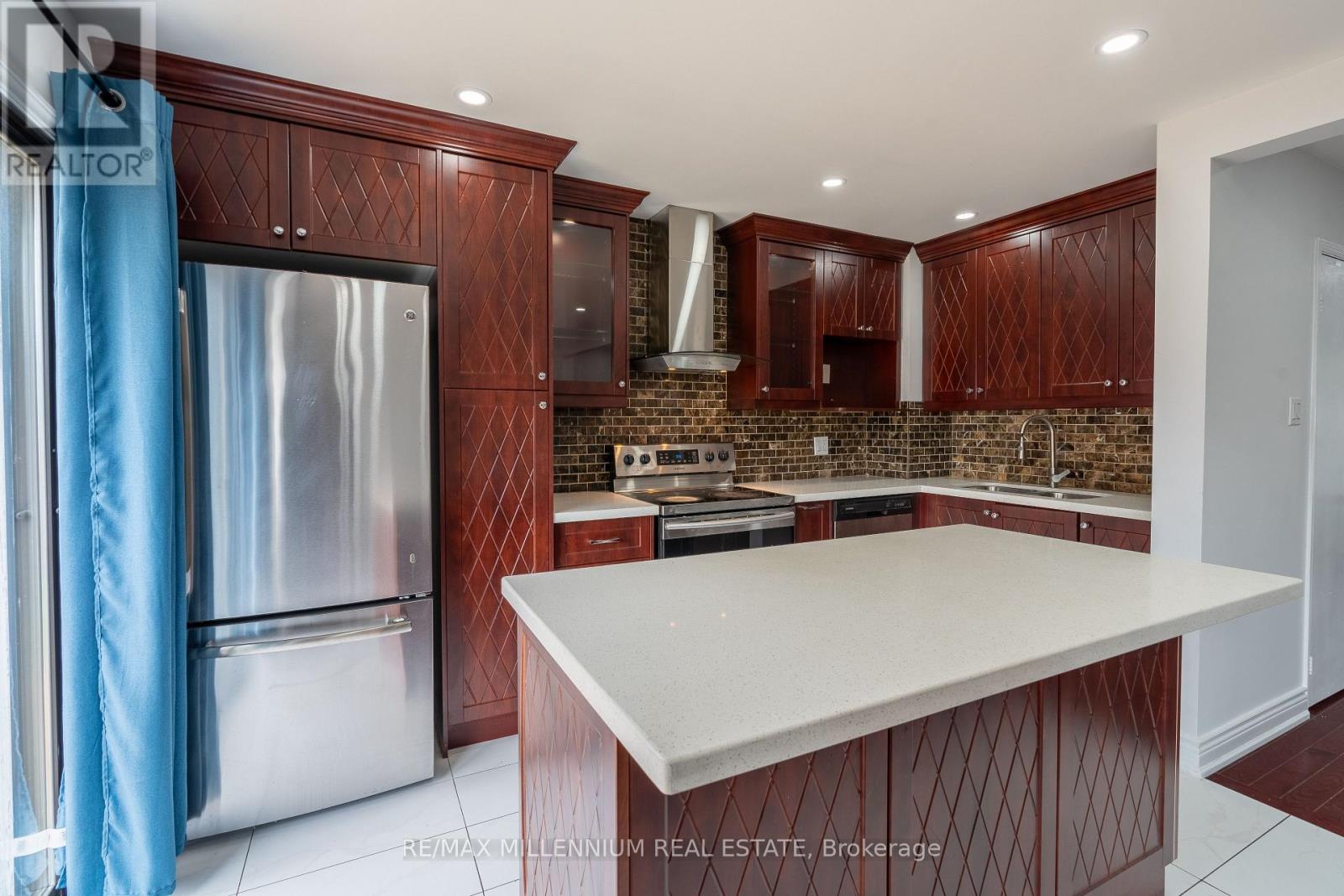 93 Gatesgill Street, Brampton, Ontario  L6X 3T1 - Photo 12 - W12254018