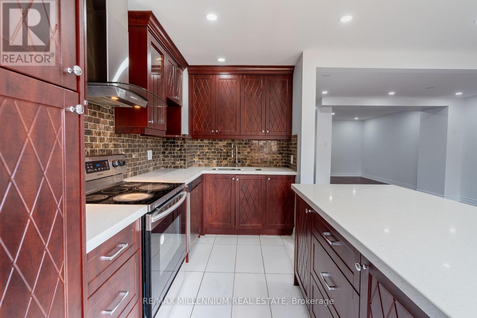 93 Gatesgill Street, Brampton, Ontario  L6X 3T1 - Photo 13 - W12254018