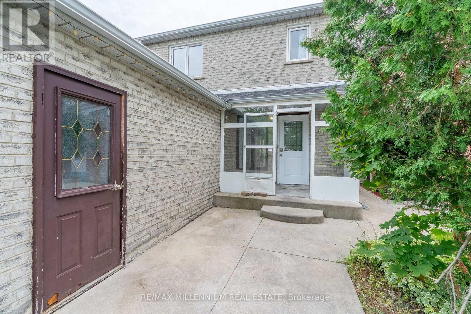 93 Gatesgill Street, Brampton, Ontario  L6X 3T1 - Photo 2 - W12254018