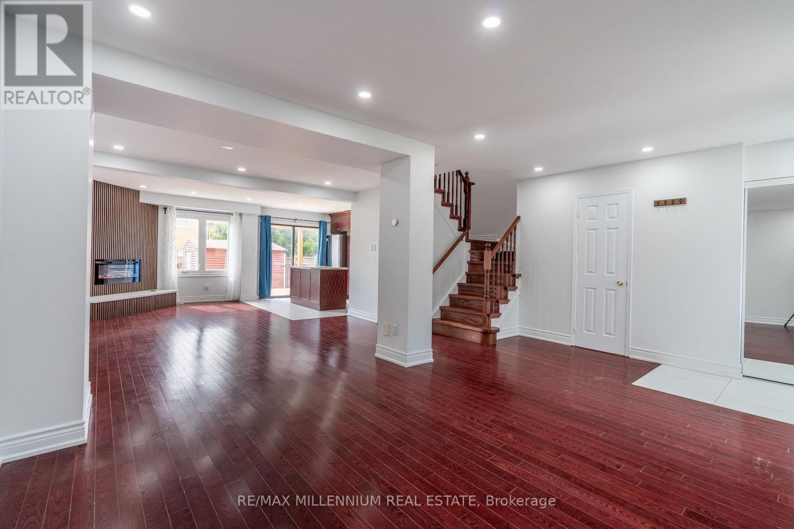 93 Gatesgill Street, Brampton, Ontario  L6X 3T1 - Photo 4 - W12254018