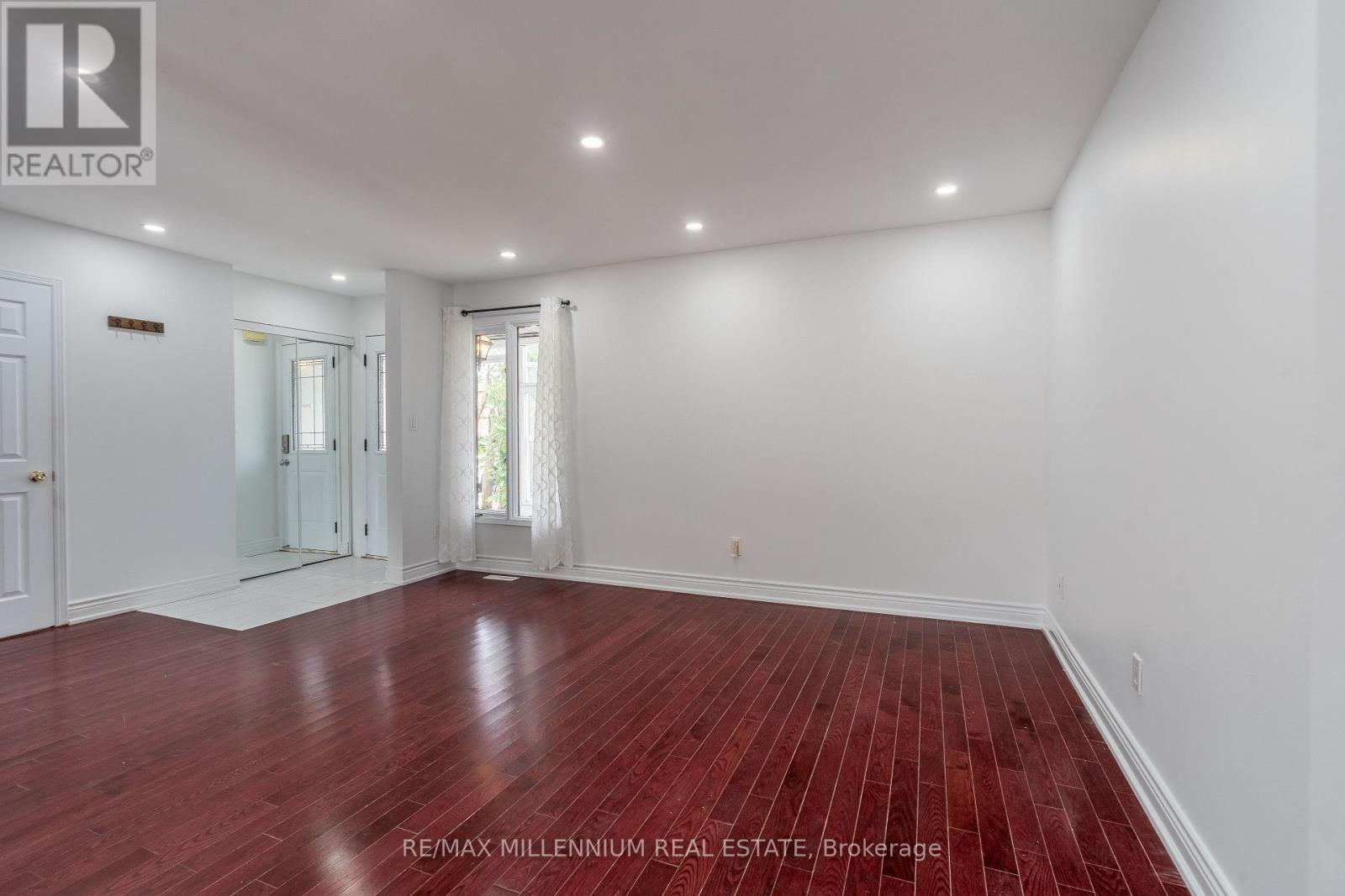 93 Gatesgill Street, Brampton, Ontario  L6X 3T1 - Photo 5 - W12254018