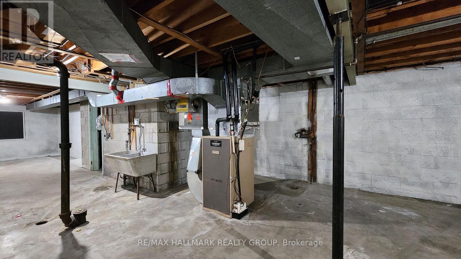 447 Roger Road, Ottawa, Ontario  K1H 5B7 - Photo 24 - X12048743