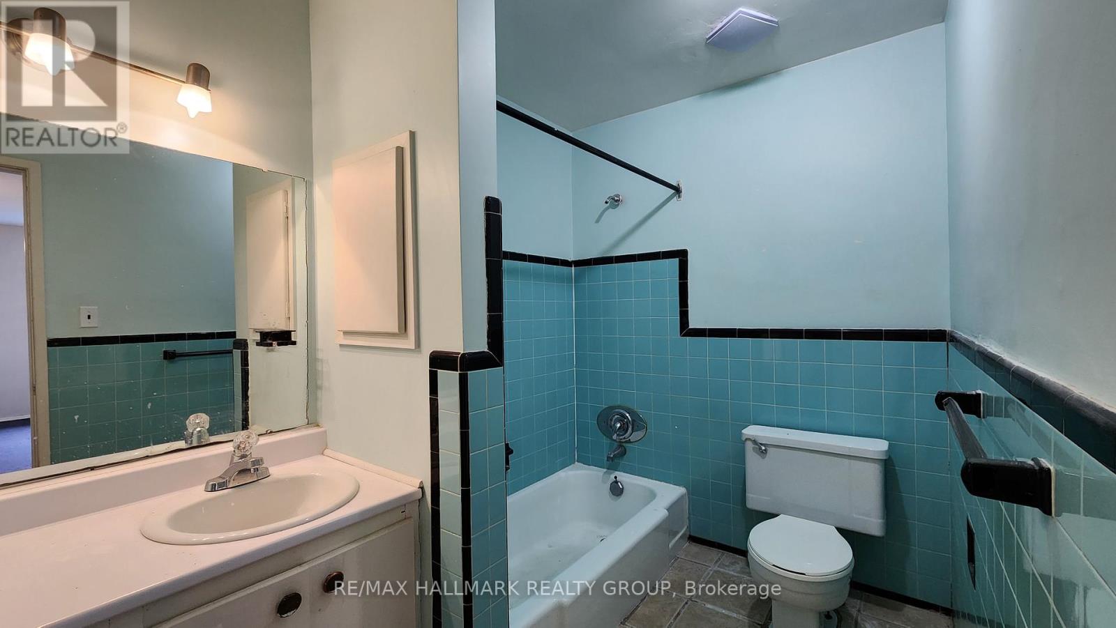 447 Roger Road, Ottawa, Ontario  K1H 5B7 - Photo 16 - X12048743