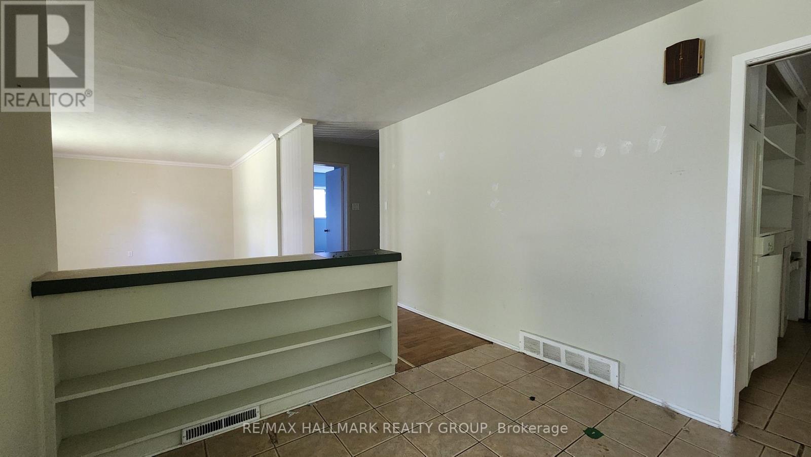 Property at 447 ROGER ROAD image 4
