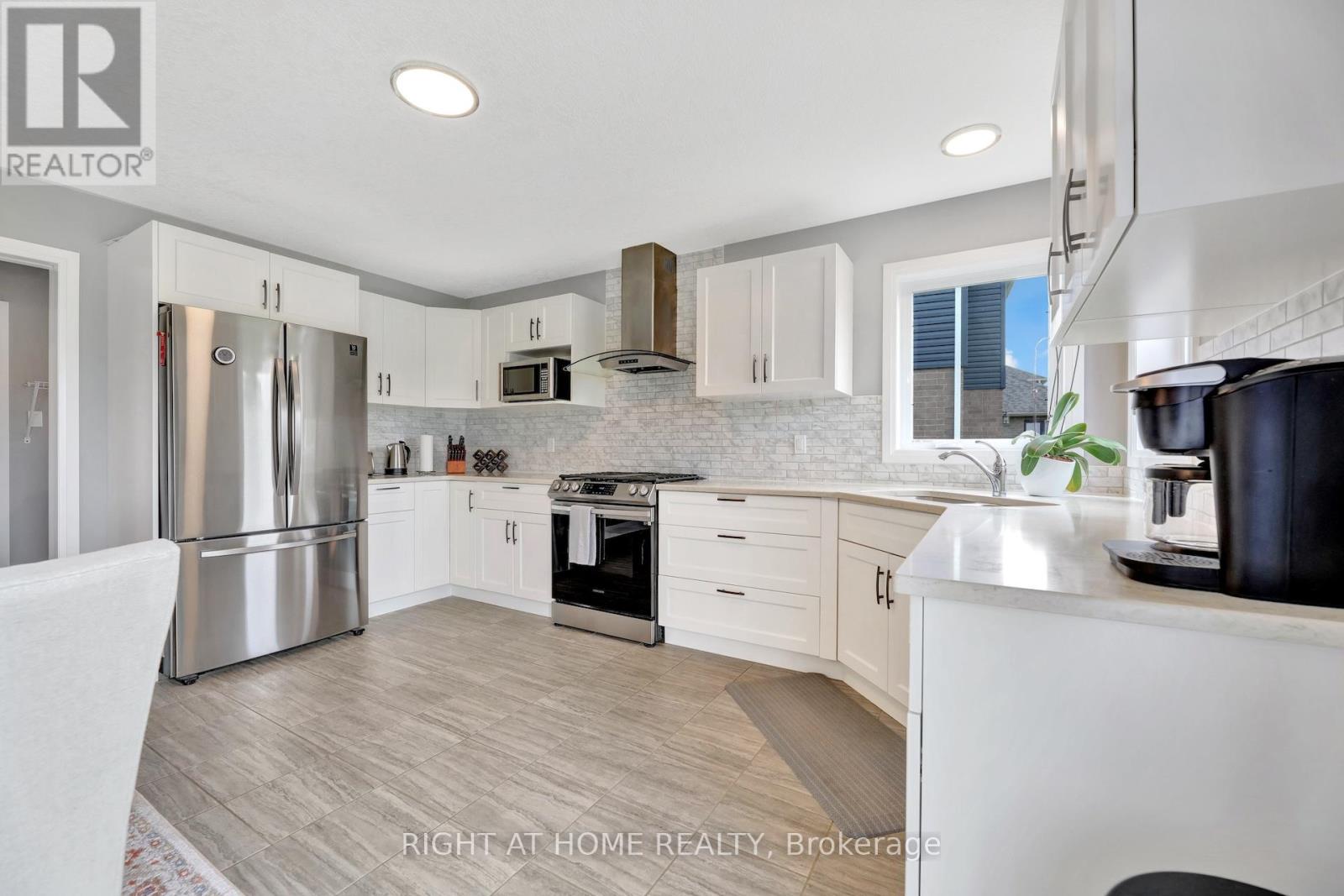 135 Stephenson Way, Minto, Ontario  N0G 2P0 - Photo 11 - X12254095