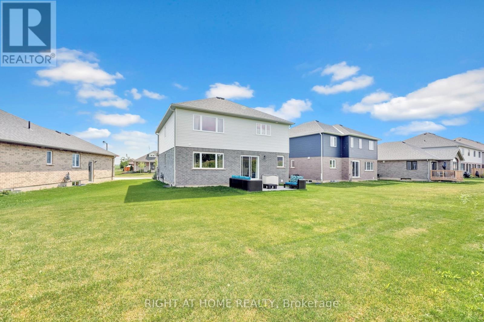 135 Stephenson Way, Minto, Ontario  N0G 2P0 - Photo 15 - X12254095