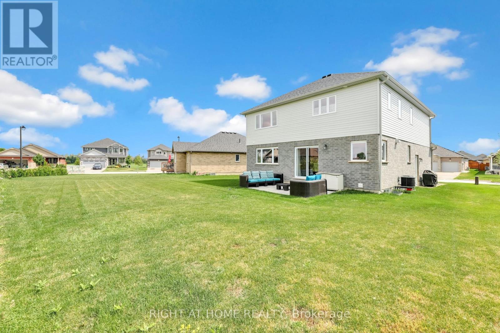 135 Stephenson Way, Minto, Ontario  N0G 2P0 - Photo 17 - X12254095