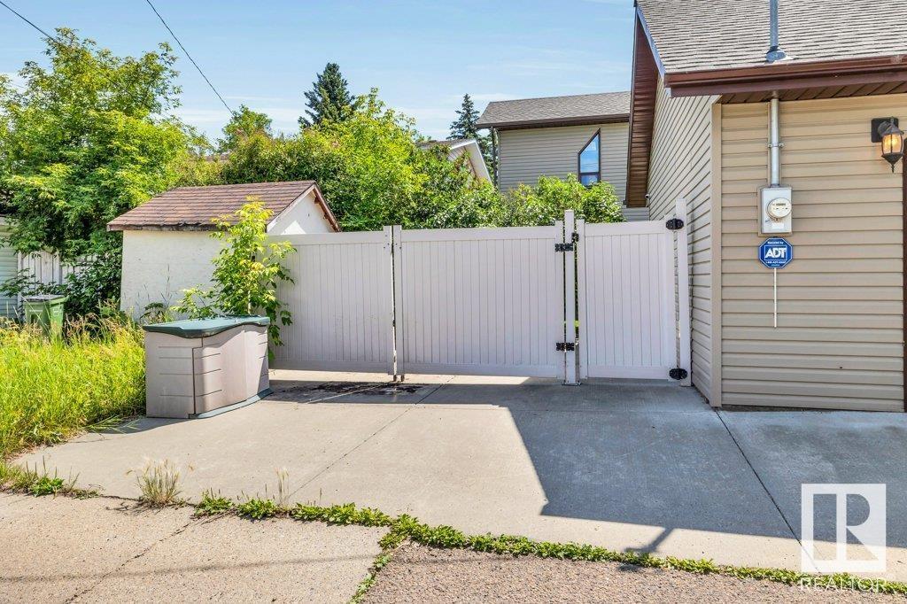 Property at 14620 104 AV NW image 3