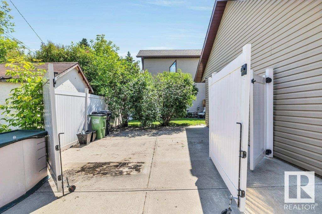 Property at 14620 104 AV NW image 4