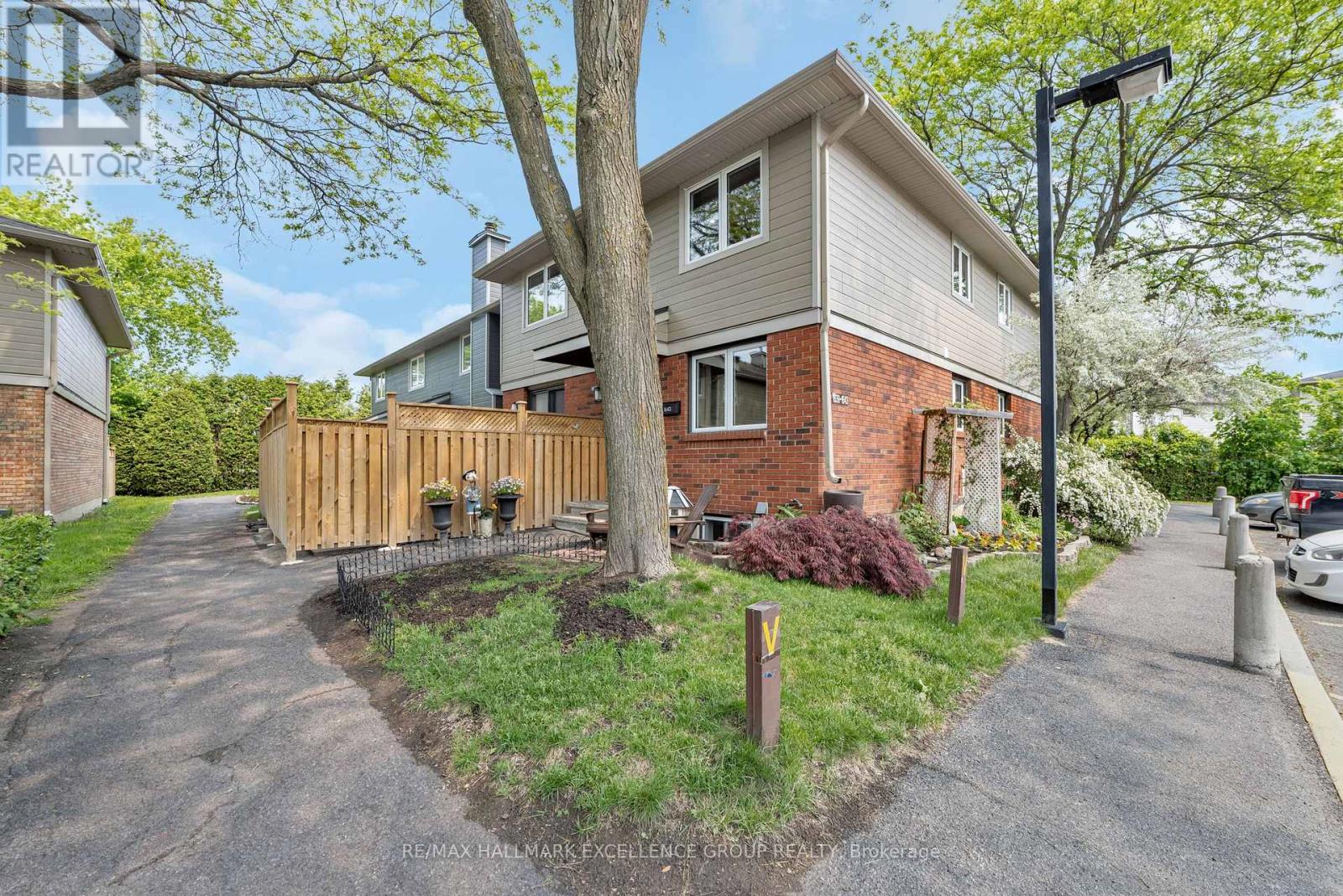 Property at 92 - 1643 DU SOMMET PLACE image 3