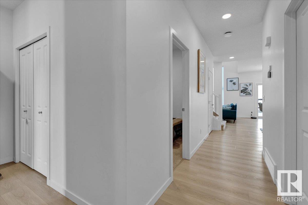 3042 Dixon Ld Sw, Edmonton, Alberta  T6W 5L2 - Photo 5 - E4426556