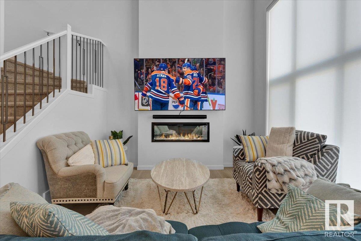 3042 Dixon Ld Sw, Edmonton, Alberta  T6W 5L2 - Photo 1 - E4426556