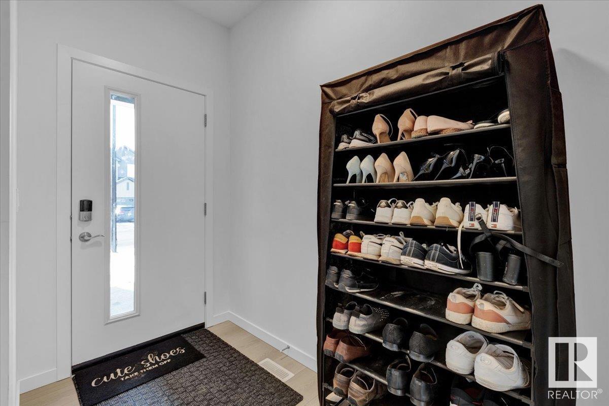 3042 Dixon Ld Sw, Edmonton, Alberta  T6W 5L2 - Photo 4 - E4426556