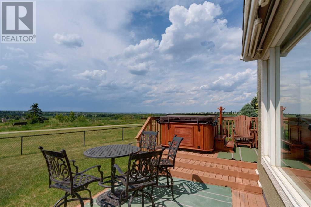 Property at 25 Mt Alberta View SE image 3