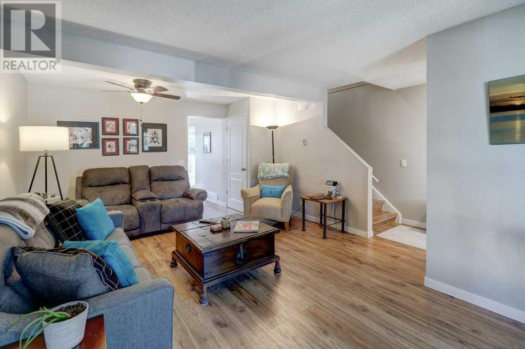 Property at 44 Castlegreen Close NE image 4