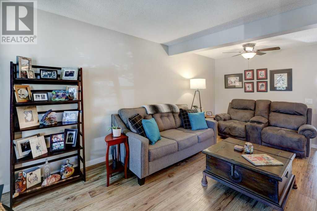 Property at 44 Castlegreen Close NE image 3