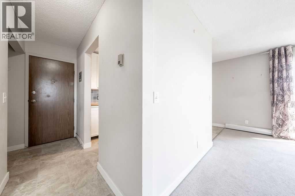 Property at 8, 232 Sabrina Way SW image 3
