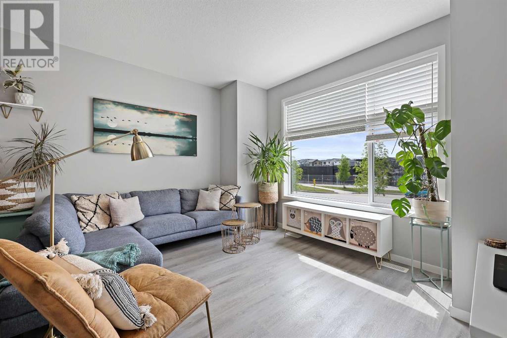 Property at 176 Rowmont Boulevard NW image 4
