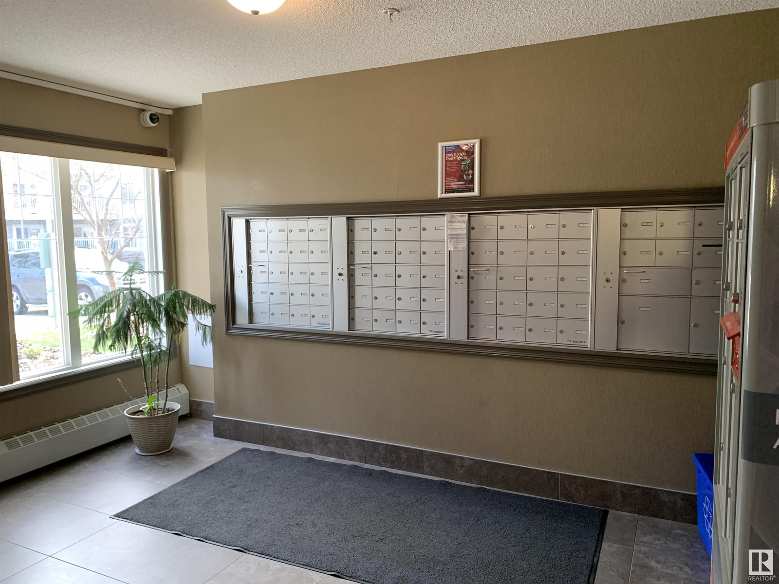 Property at #203 2208 44 AV NW image 5