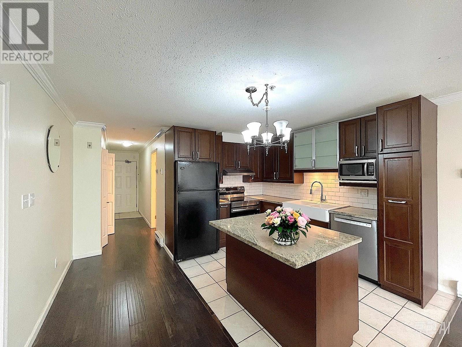 Listing Picture 19 of 39 : 307 5629 DUNBAR STREET, Vancouver / 溫哥華 - 魯藝地產 Yvonne Lu Group - MLS Medallion Club Member