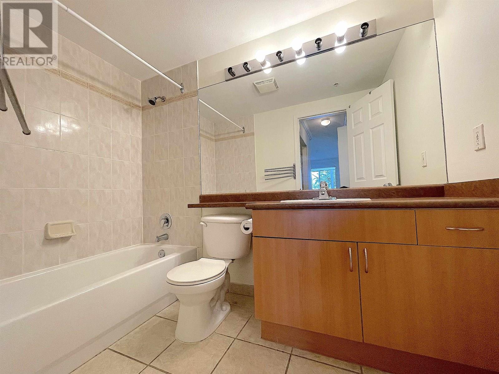 Listing Picture 28 of 39 : 307 5629 DUNBAR STREET, Vancouver / 溫哥華 - 魯藝地產 Yvonne Lu Group - MLS Medallion Club Member