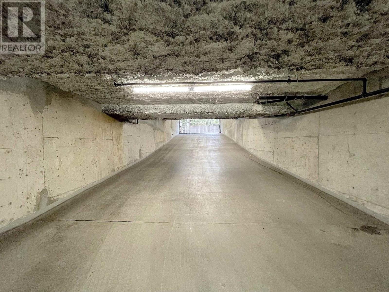 Listing Picture 36 of 39 : 307 5629 DUNBAR STREET, Vancouver / 溫哥華 - 魯藝地產 Yvonne Lu Group - MLS Medallion Club Member