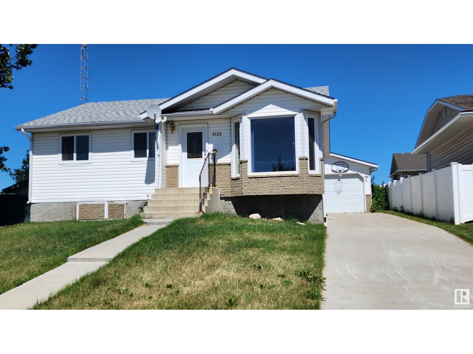 5122 59 AV, Elk Point, Alberta