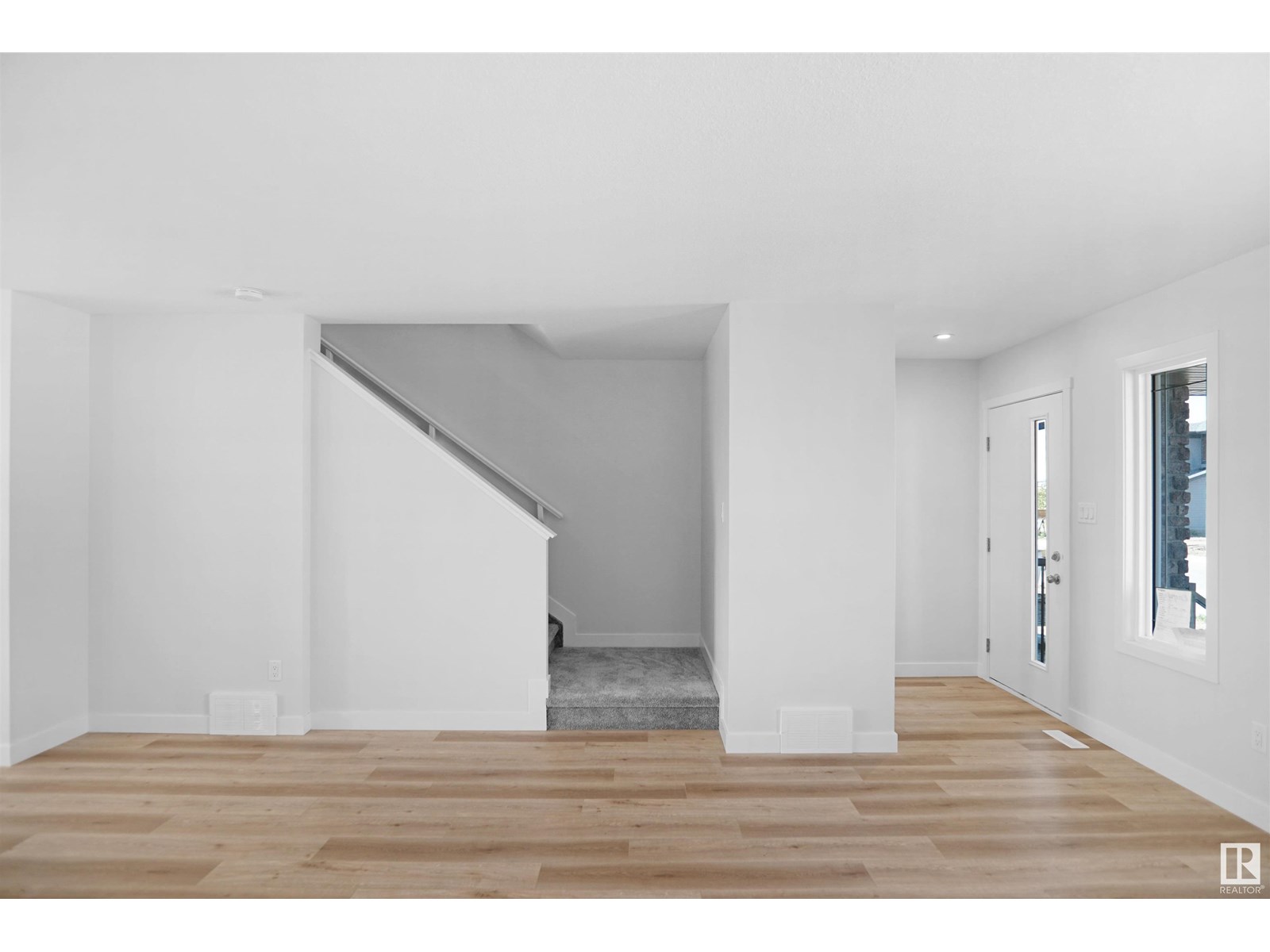 Property at 22907 82 AV NW image 2
