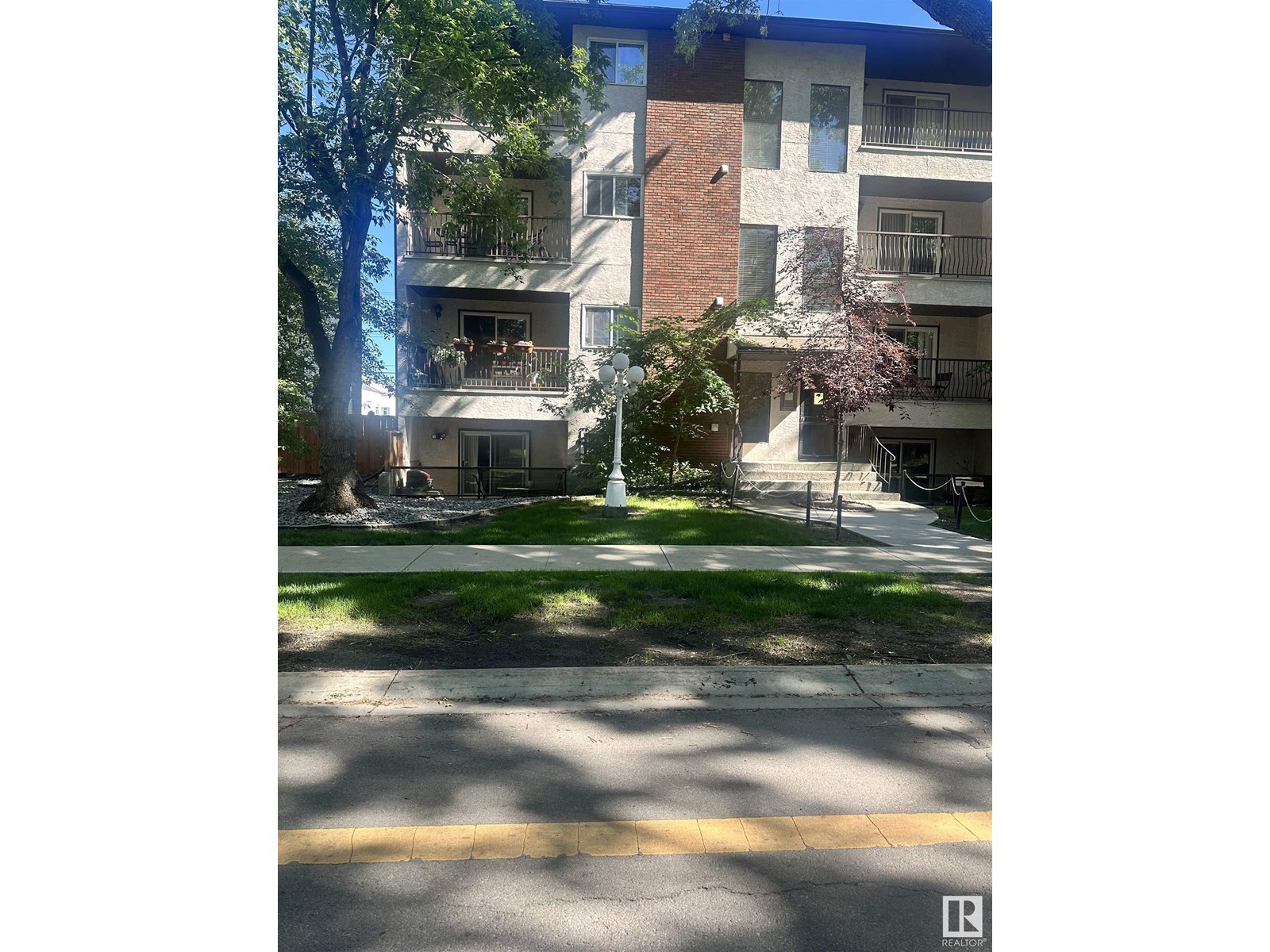 Property at #2 10520 80 Avenue NW image 3