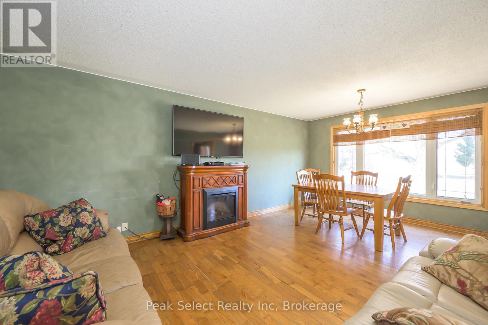 20076 Cherry Hill Road, Thames Centre, Ontario  N0M 2M0 - Photo 21 - X12254156