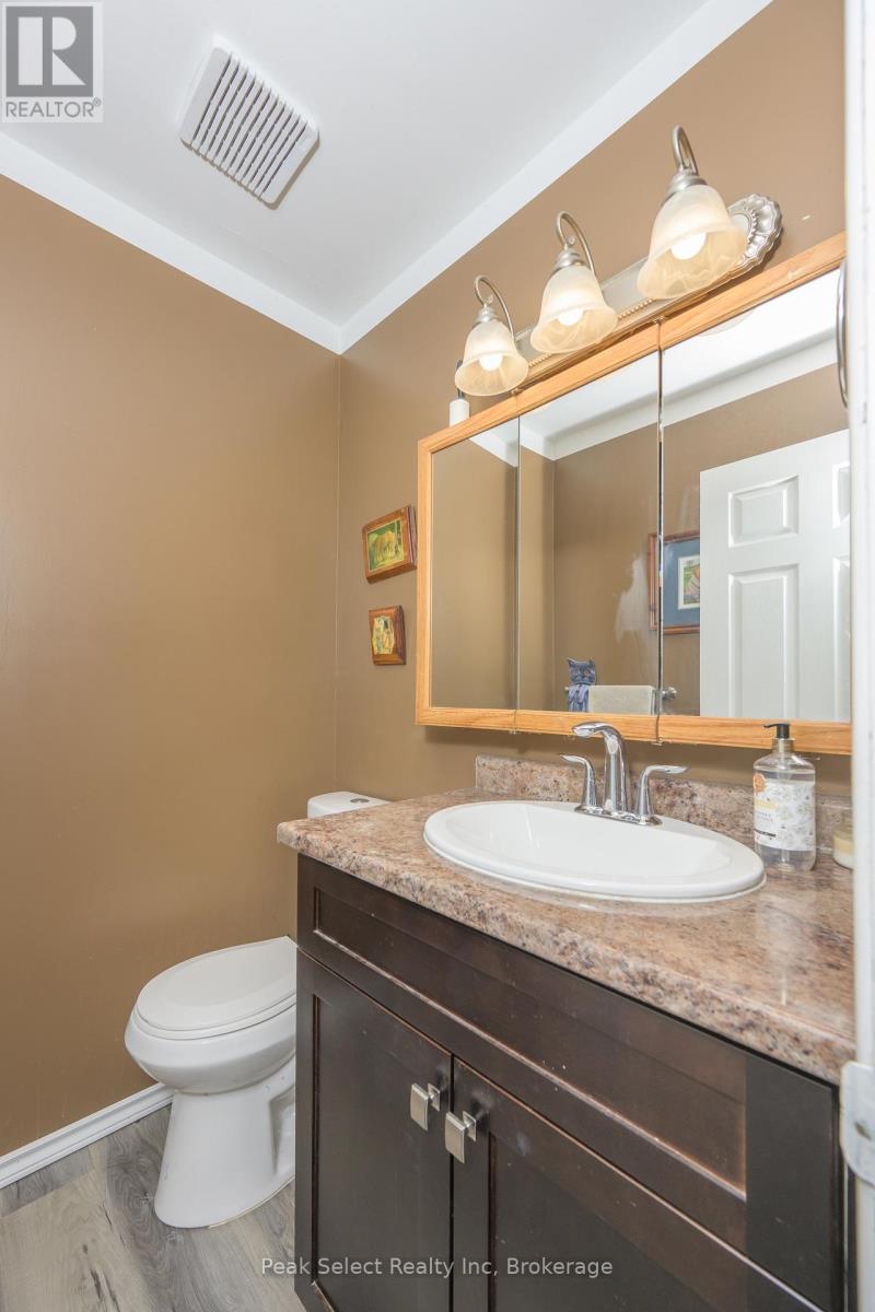 20076 Cherry Hill Road, Thames Centre, Ontario  N0M 2M0 - Photo 22 - X12254156