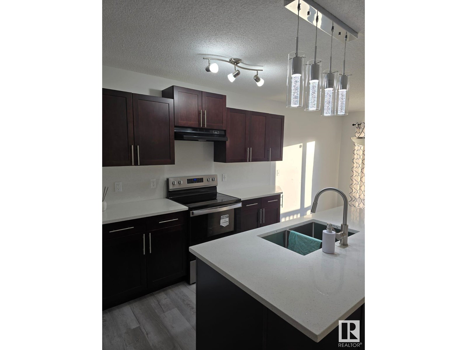 Property at 7301 ARMOUR CR SW image 5