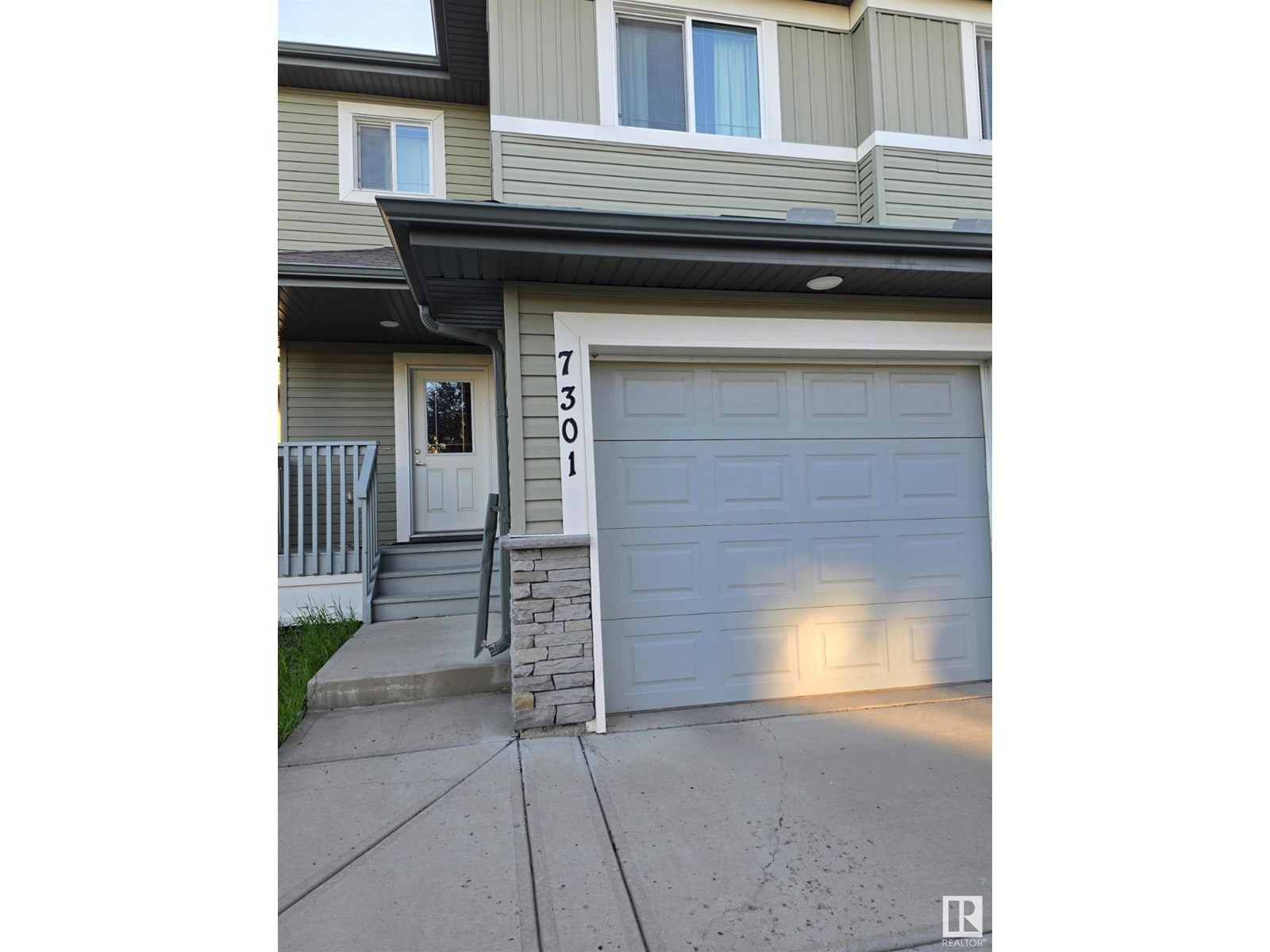 Property at 7301 ARMOUR CR SW image 2