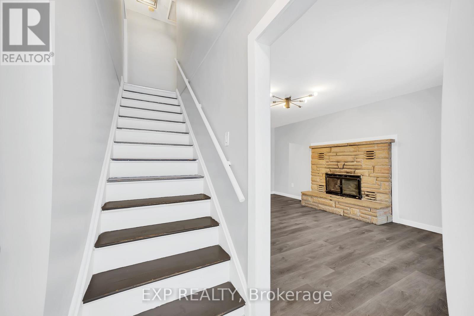Property at 8 JACKSON STREET image 3