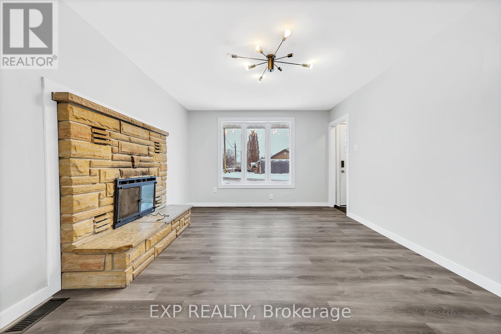 Property at 8 JACKSON STREET image 4