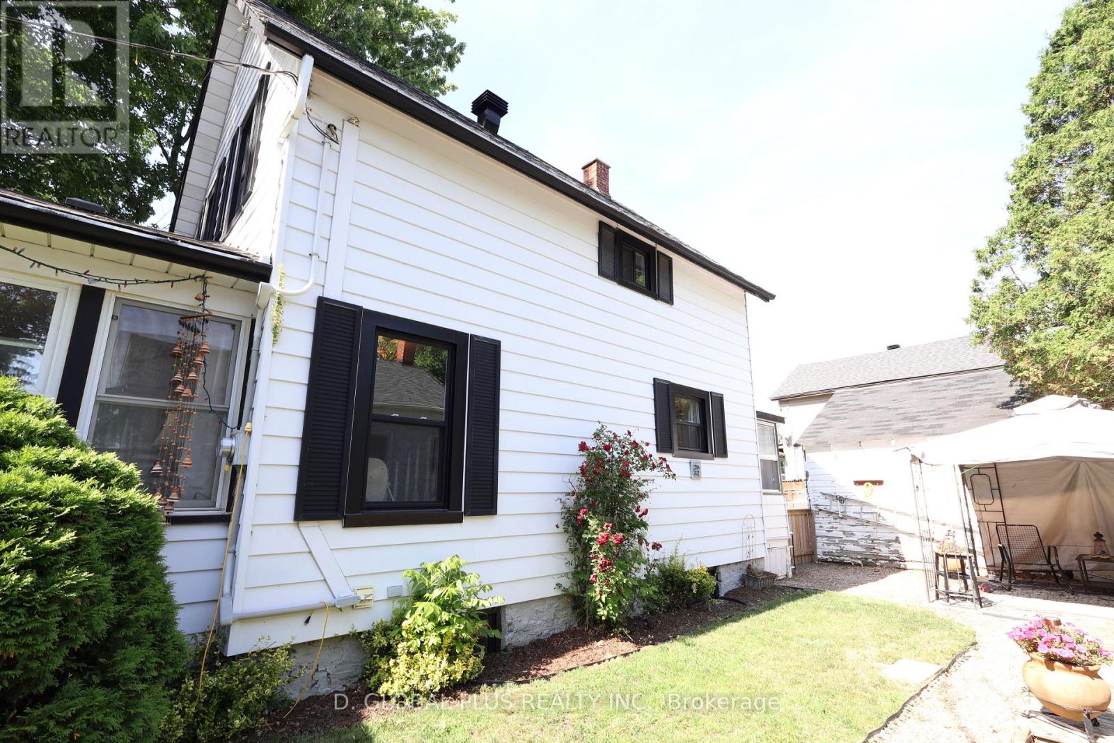 Property at 545 ADOLPHUS STREET image 3