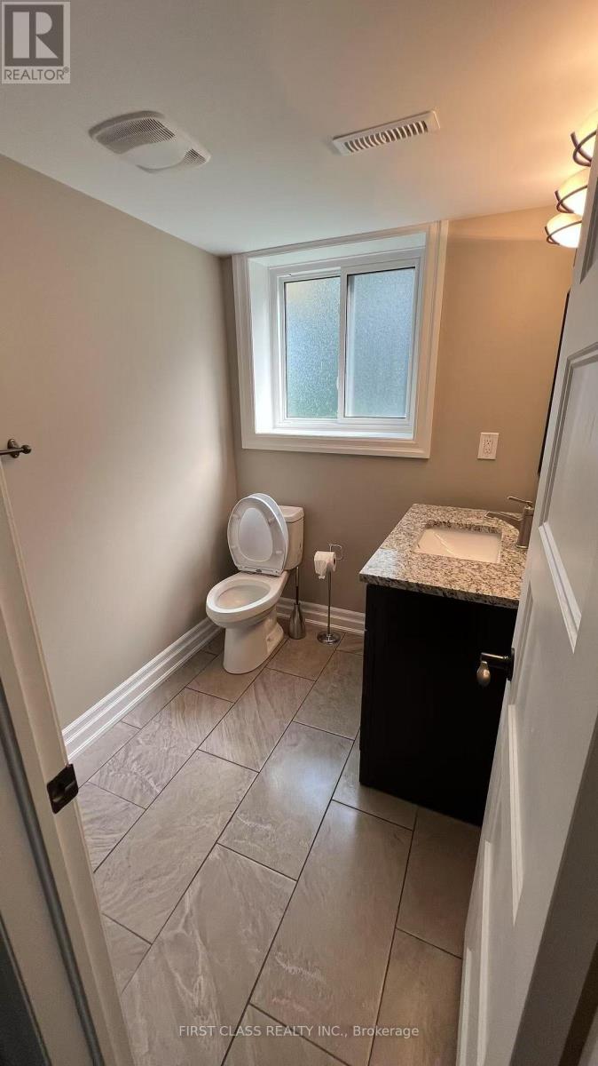 Lower - 3082 Lindenlea Drive, Mississauga, Ontario  L5C 2C2 - Photo 12 - W12254192