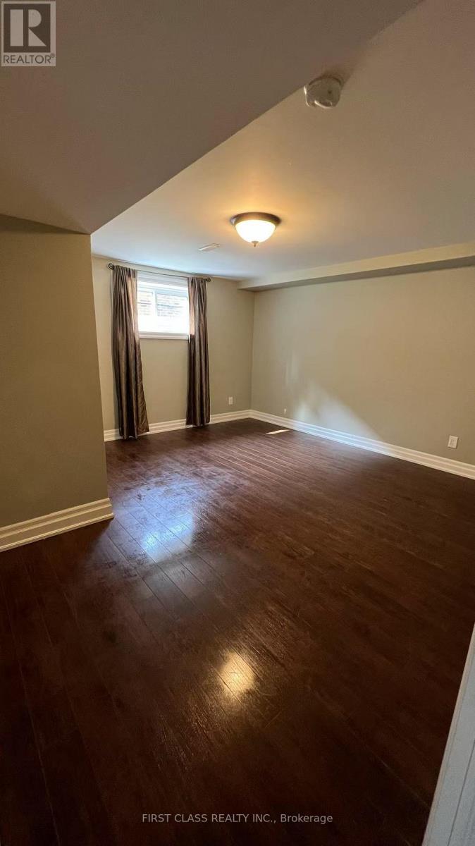 Lower - 3082 Lindenlea Drive, Mississauga, Ontario  L5C 2C2 - Photo 6 - W12254192