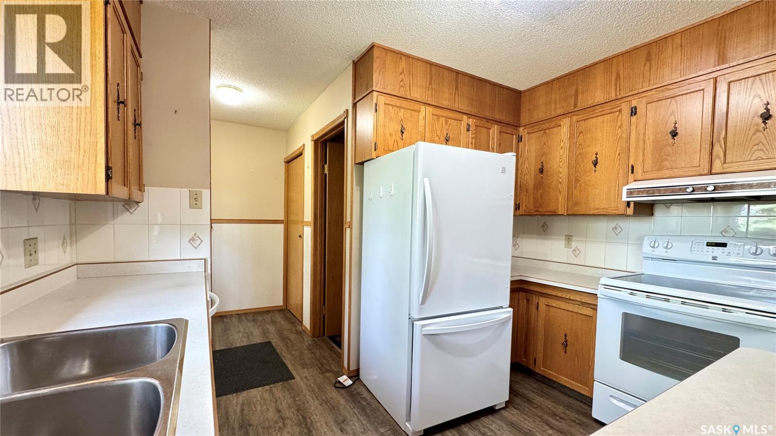 521 Hearn Street, Outlook, Saskatchewan  S0L 2N0 - Photo 17 - SK011106