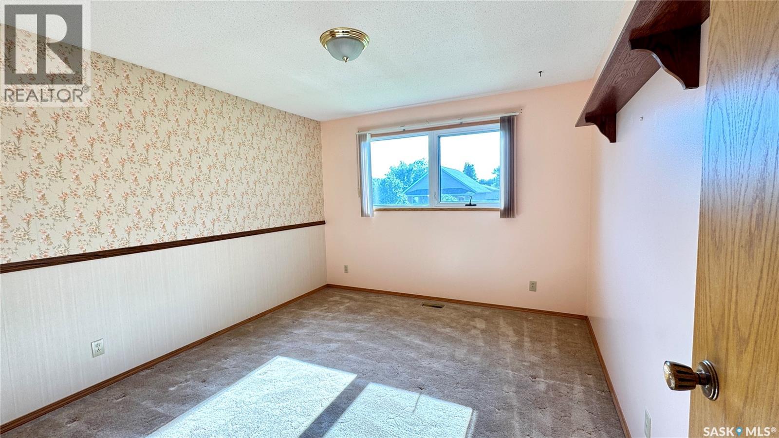 521 Hearn Street, Outlook, Saskatchewan  S0L 2N0 - Photo 25 - SK011106