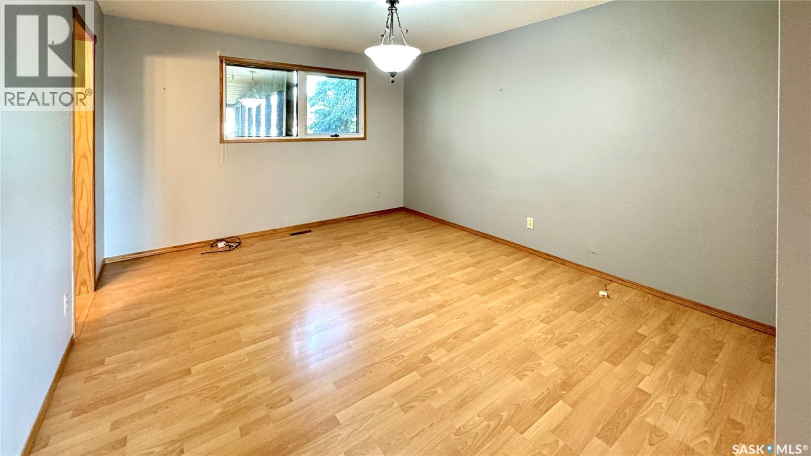 521 Hearn Street, Outlook, Saskatchewan  S0L 2N0 - Photo 27 - SK011106
