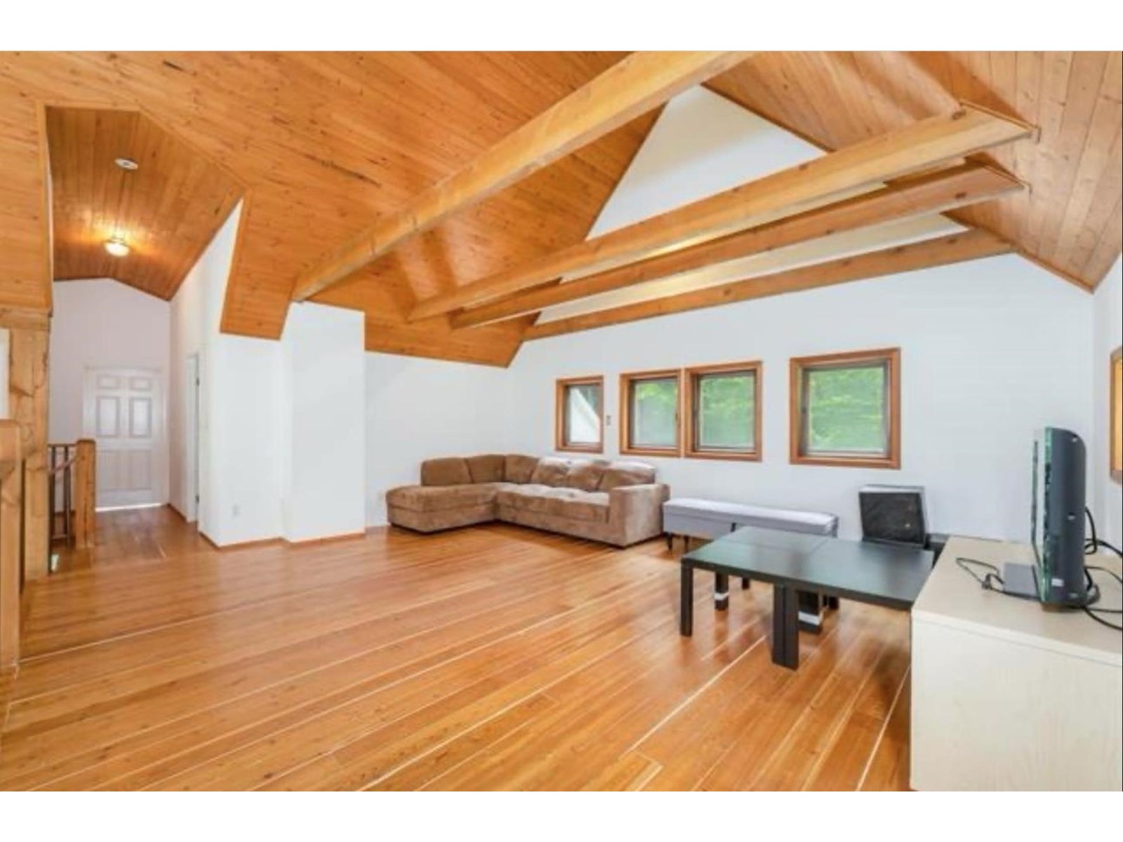 Property at 10011 DEWDNEY TRUNK ROAD image 4
